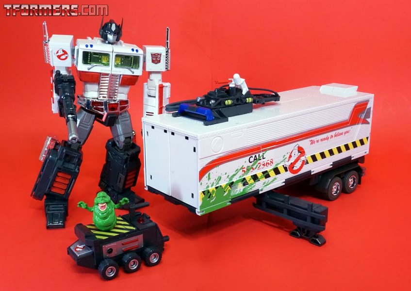 Sdcc 2019 Mp 10g Optimus Prime Ecto 35 Edition Unboxing  (32 of 55)